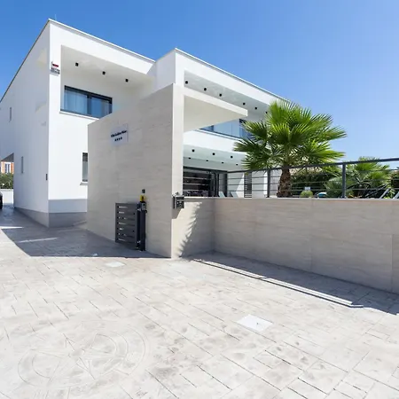 Luxury With A Swimming Pool - 23550 *