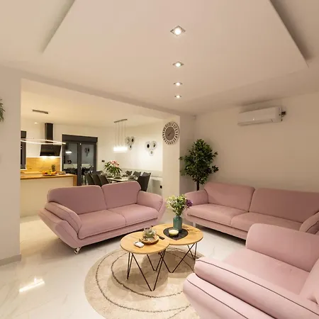 Luxury With A Swimming Pool - 23550 普利莫顿