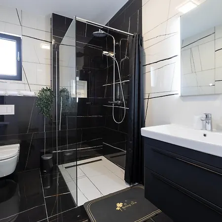 别墅 Luxury With A Swimming Pool - 23550 *