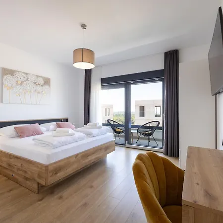 Luxury With A Swimming Pool - 23550 Vila