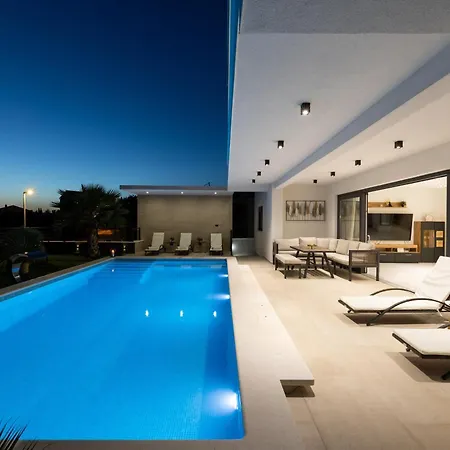 Luxury With A Swimming Pool - 23550 * Primošten