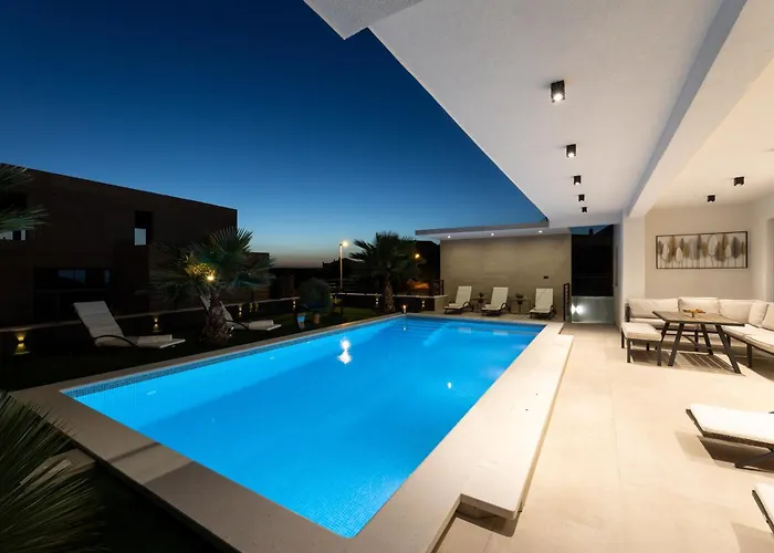 Luxury With A Swimming Pool - 23550 Primošten