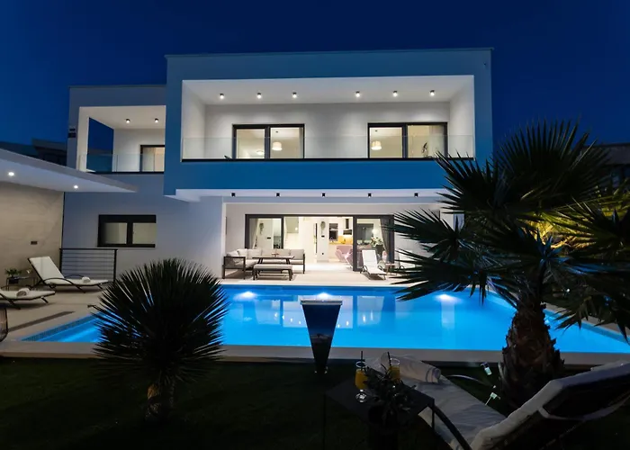 Luxury With A Swimming Pool - 23550 * Primošten