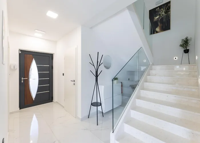 Luxury With A Swimming Pool - 23550 Βίλα Primošten