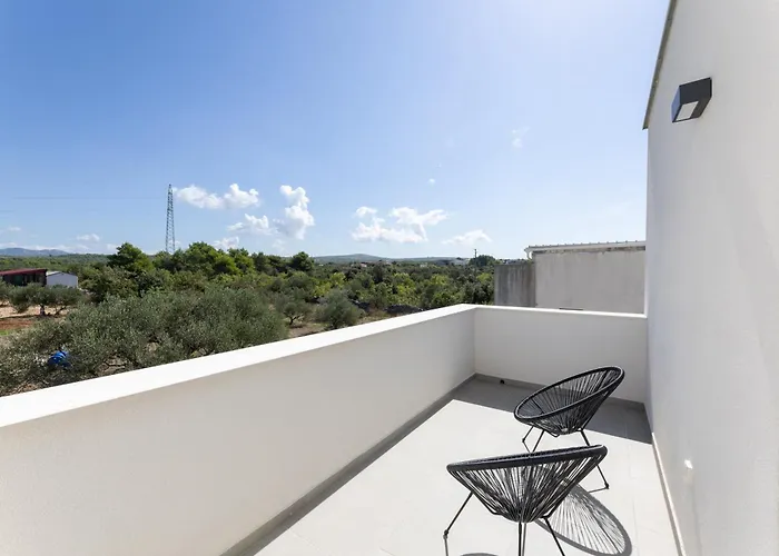 Βίλα Luxury With A Swimming Pool - 23550 *