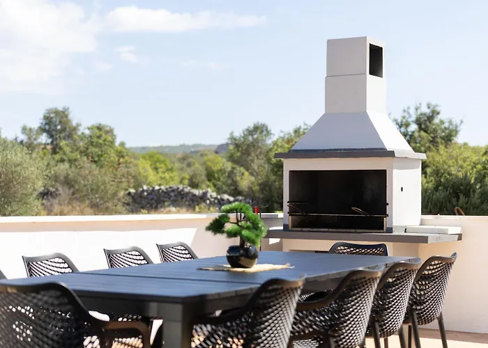 Villa Luxury With A Swimming Pool - 23550