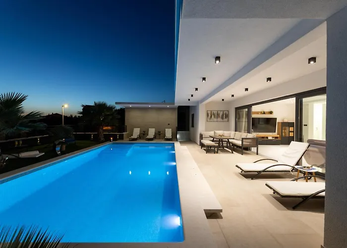 Luxury With A Swimming Pool - 23550 * Primošten